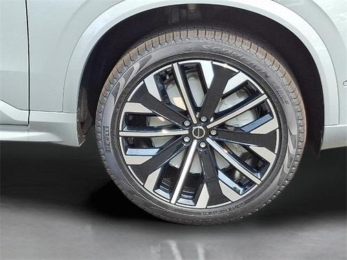 2026 Volvo XC90 B6 Ultra Dark Theme 7-Seater