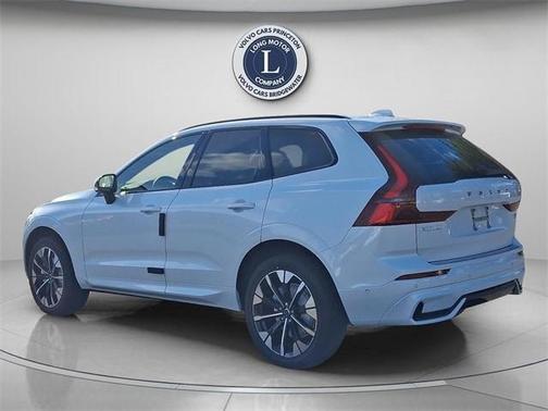 2026 Volvo XC60 B5 Plus