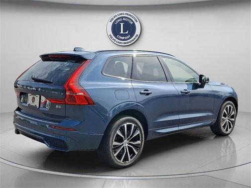 2025 Volvo XC60 B5 Plus