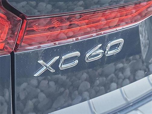 2025 Volvo XC60 Plus