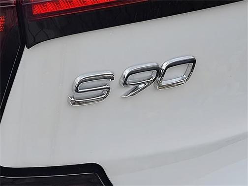 2024 Volvo S90 Recharge Plug-In Hybrid T8 Ultimate