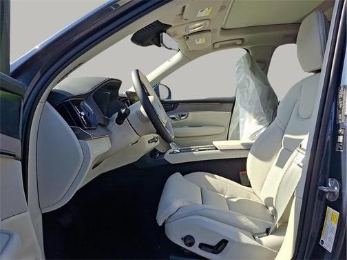 2026 Volvo XC90 B6 Ultra 7-Seater