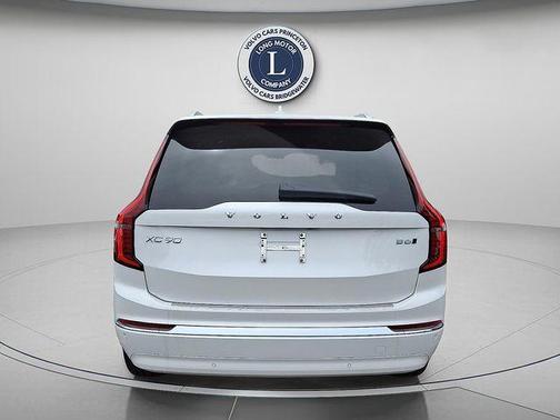 Crystal White Pearl 2026 Volvo XC90 B6 Plus 7-Seater
