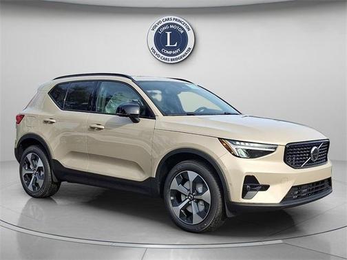 2026 Volvo XC40 B5 Plus