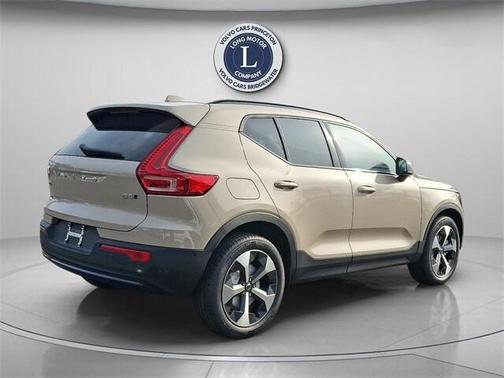 2026 Volvo XC40 B5 Plus