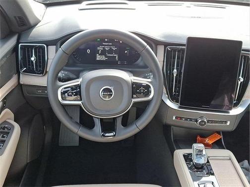 2026 Volvo XC90 Plug-In Hybrid T8 Ultra Dark Theme 6-Seater