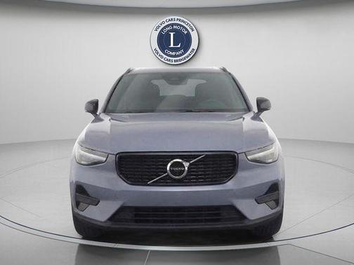 Gray Metallic 2026 Volvo XC40 B5 Core