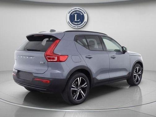 Gray Metallic 2026 Volvo XC40 B5 Core