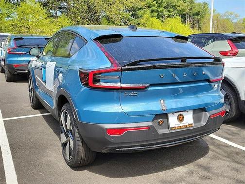 2024 Volvo C40 Recharge Pure Electric Twin Plus