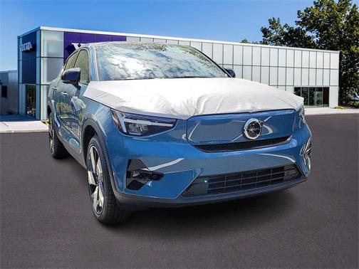 2024 Volvo C40 Recharge Pure Electric Twin Plus