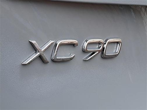 2025 Volvo XC90 Plug-In Hybrid T8 Plus 7-Seater