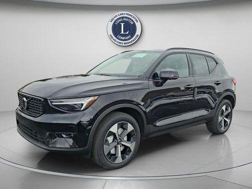 Onyx Black 2026 Volvo XC40 B5 Plus