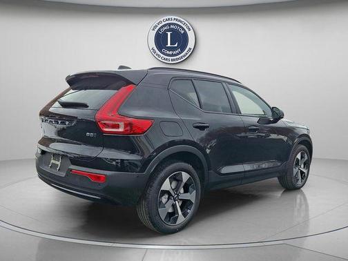 Onyx Black 2026 Volvo XC40 B5 Plus