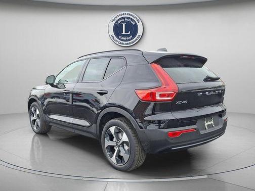 Onyx Black 2026 Volvo XC40 B5 Plus