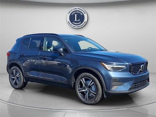 2026 Volvo XC40 B5 Core