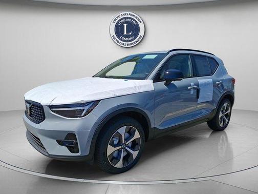 Gray Metallic 2026 Volvo XC40 B5 Plus