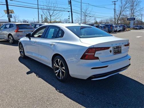 2025 Volvo S60 B5 Core