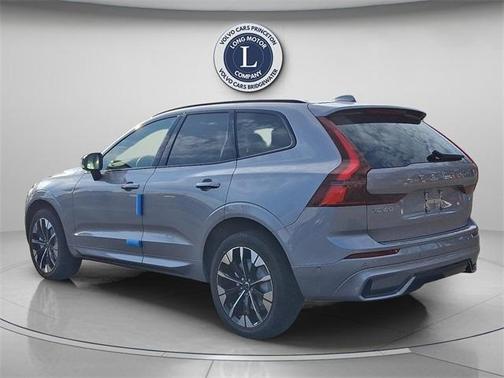2026 Volvo XC60 B5 Plus