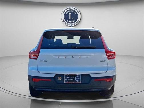 2025 Volvo XC40 B5 Plus Dark Theme