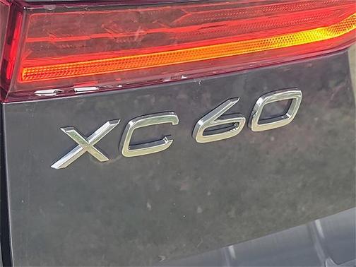 2025 Volvo XC60 Plug-In Hybrid Plus