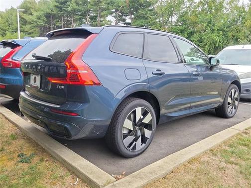 2025 Volvo XC60 Plug-In Hybrid Plus