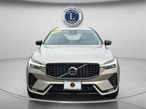 2025 Volvo XC60 B5 Plus