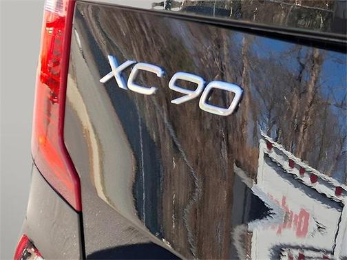2025 Volvo XC90 B6 Ultra