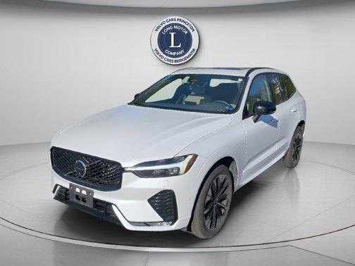 Crystal White Metallic 2026 Volvo XC60 B5 Plus