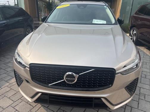 2025 Volvo XC60 B5 Plus