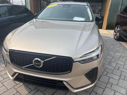 2025 Volvo XC60 B5 Plus