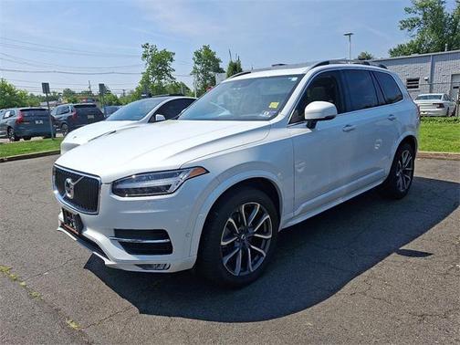 2019 Volvo XC90 T6 Momentum