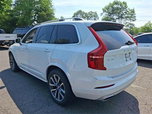 2019 Volvo XC90 T6 Momentum