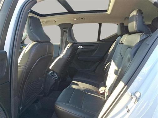 2026 Volvo XC40 B5 Core