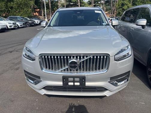 2025 Volvo XC90 B5 Core