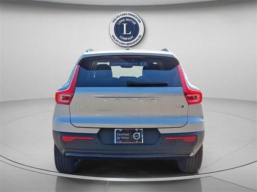 2025 Volvo XC40 B5 Plus Dark Theme