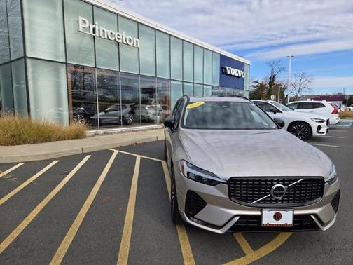 2025 Volvo XC60 B5 Plus