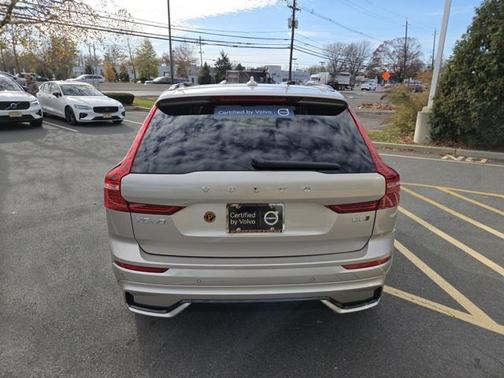 2025 Volvo XC60 B5 Plus