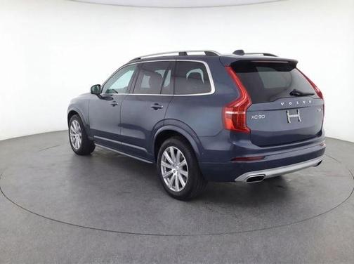 2019 Volvo XC90 T6 Momentum