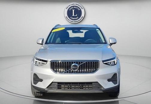 2025 Volvo XC40 B5 Plus Bright Theme