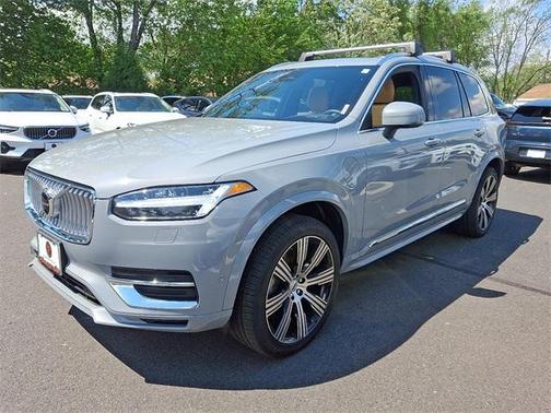 2024 Volvo XC90 Recharge Plug-In Hybrid T8 Ultimate Bright Theme 7-Seater