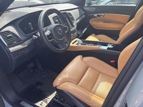 2024 Volvo XC90 Recharge Plug-In Hybrid T8 Ultimate Bright Theme 7-Seater