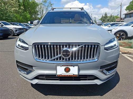2024 Volvo XC90 Recharge Plug-In Hybrid T8 Ultimate Bright Theme 7-Seater