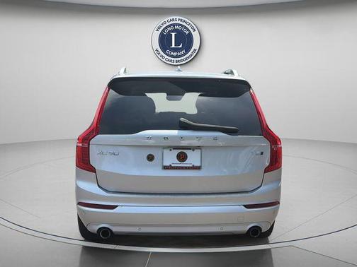Bright Silver Metallic 2018 Volvo XC90 T5 Momentum