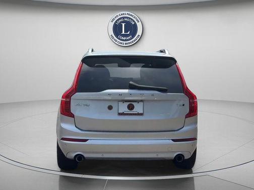 Bright Silver Metallic 2018 Volvo XC90 T5 Momentum