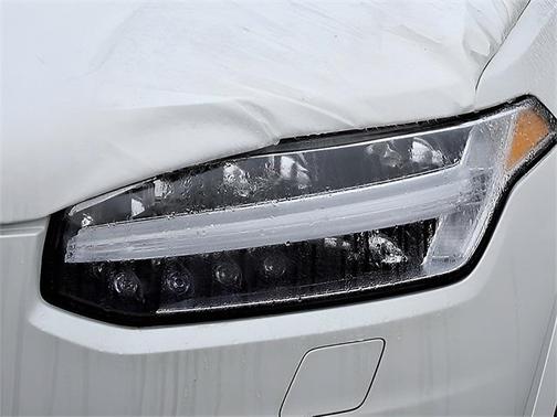 2025 Volvo XC90 B6 Plus 7-Seater