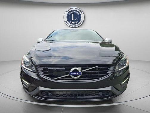 2017 Volvo S60 T6 R-Design Platinum