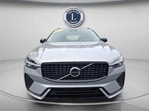 2025 Volvo XC60 B5 Plus