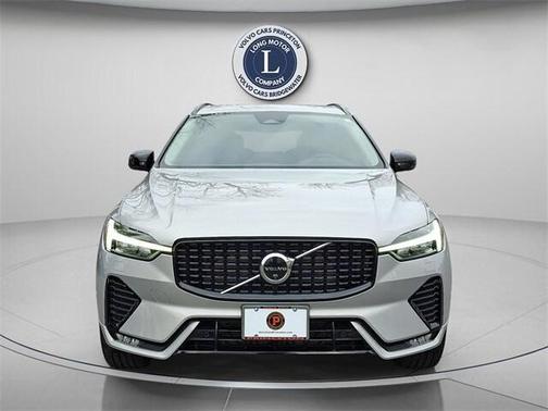 2025 Volvo XC60 B5 Plus