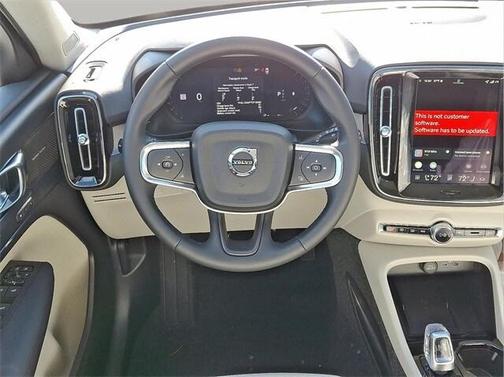 2026 Volvo XC40 B5 Ultra