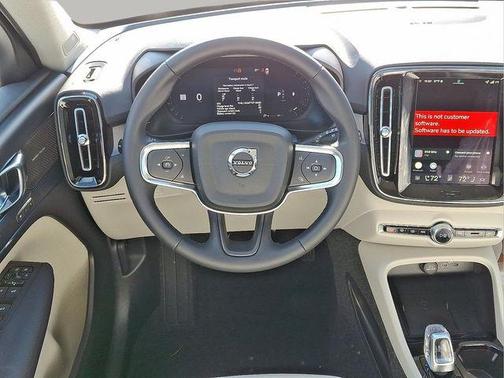 2026 Volvo XC40 B5 Ultra